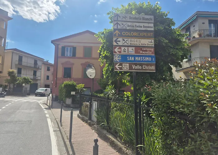 Apartment Close To Golf Executive With Balcony